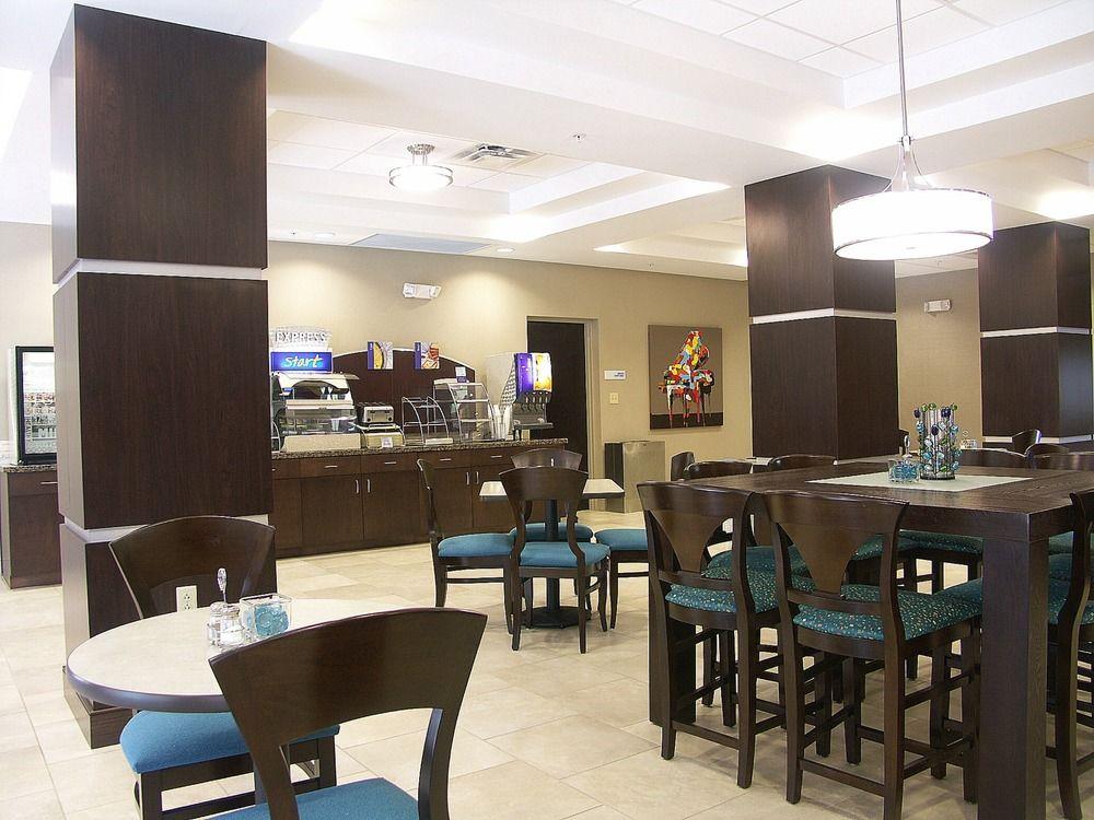 Holiday Inn Express & Suites - Cleveland Northwest By Ihg Exteriör bild