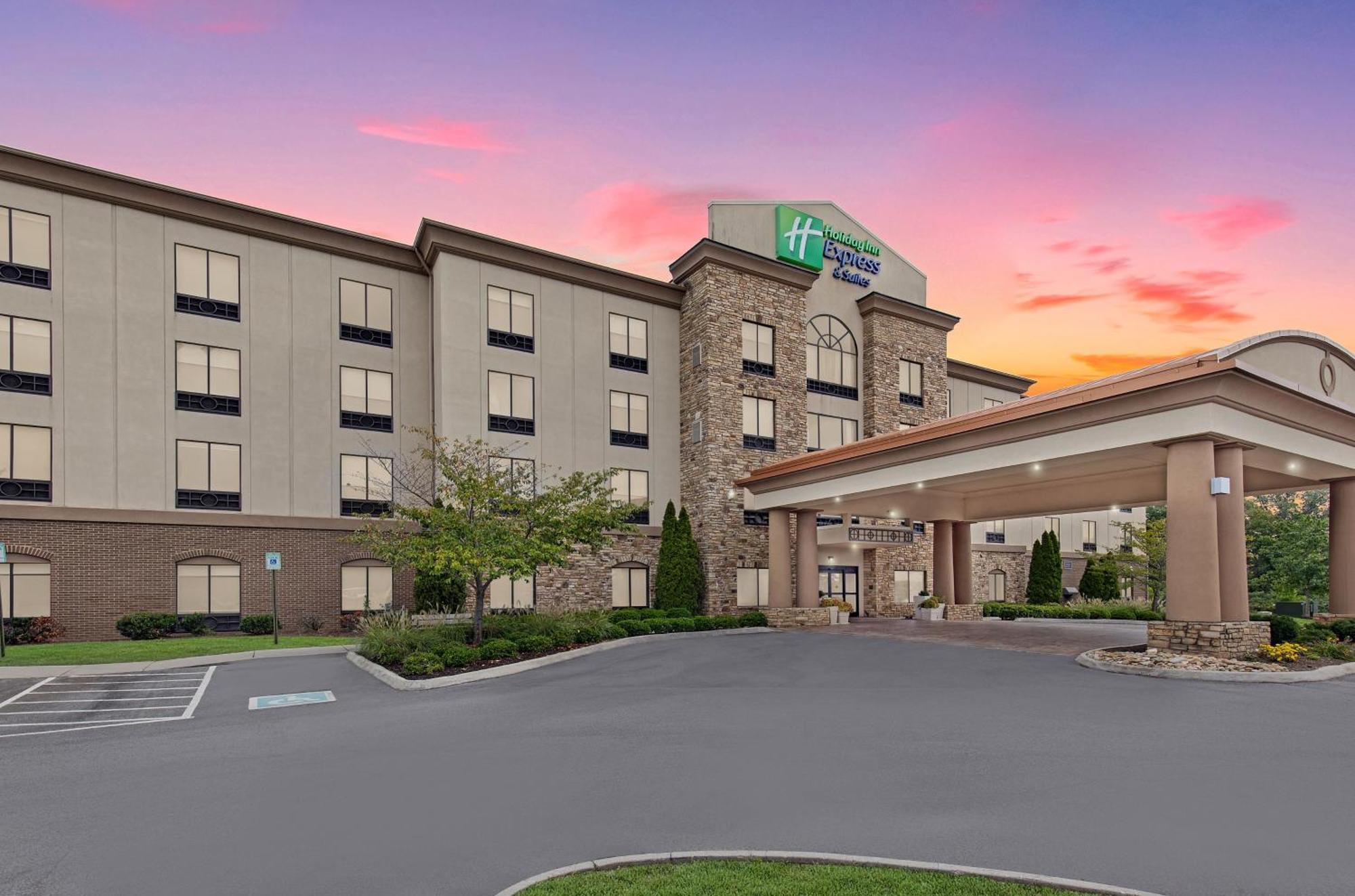 Holiday Inn Express & Suites - Cleveland Northwest By Ihg Exteriör bild