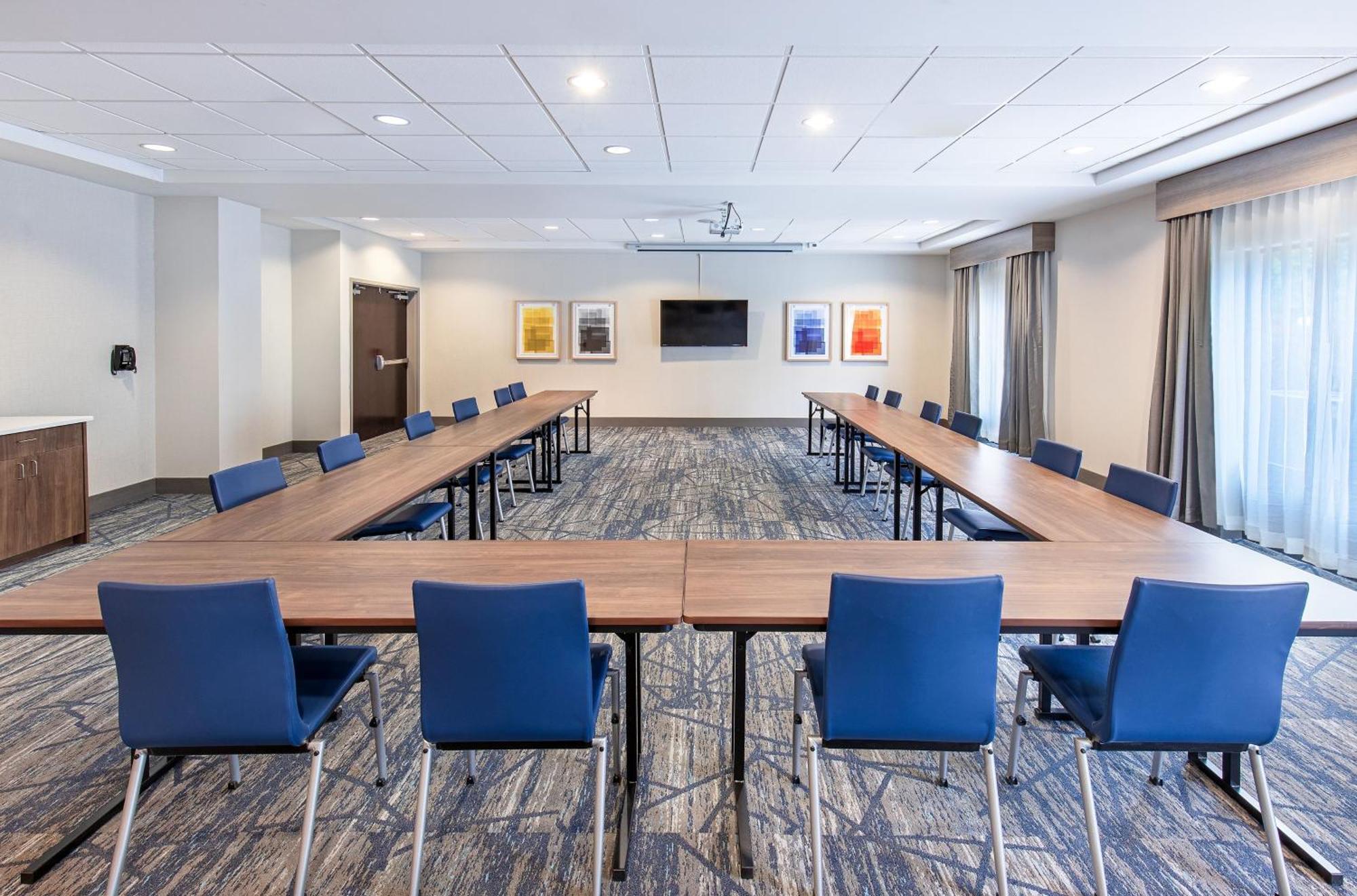 Holiday Inn Express & Suites - Cleveland Northwest By Ihg Exteriör bild