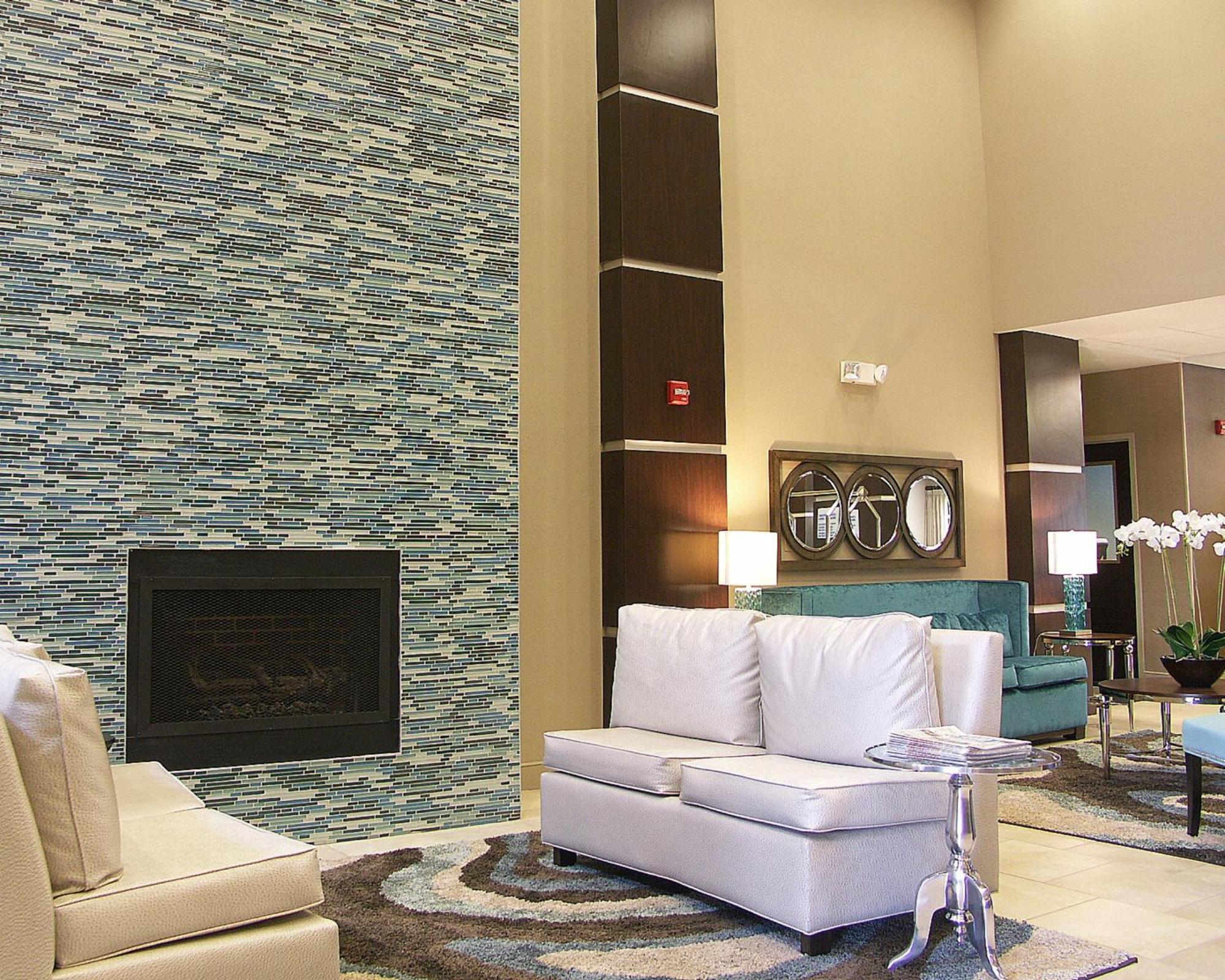 Holiday Inn Express & Suites - Cleveland Northwest By Ihg Exteriör bild