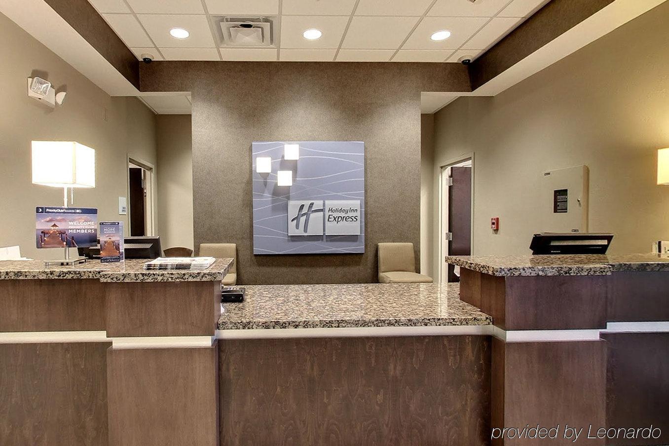 Holiday Inn Express & Suites - Cleveland Northwest By Ihg Exteriör bild