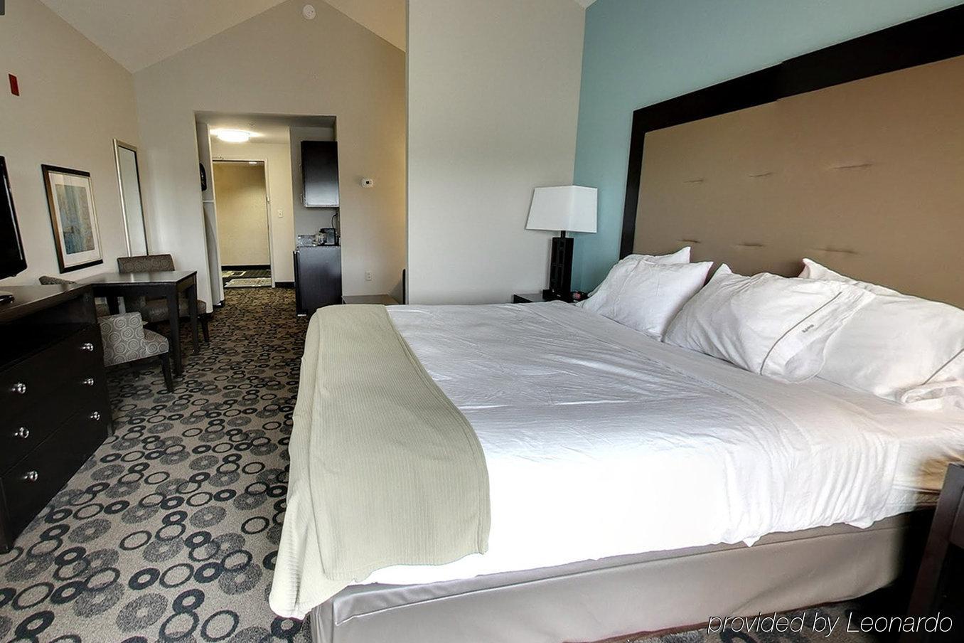 Holiday Inn Express & Suites - Cleveland Northwest By Ihg Exteriör bild