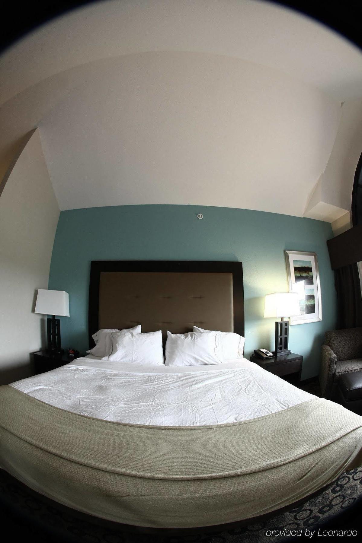 Holiday Inn Express & Suites - Cleveland Northwest By Ihg Exteriör bild